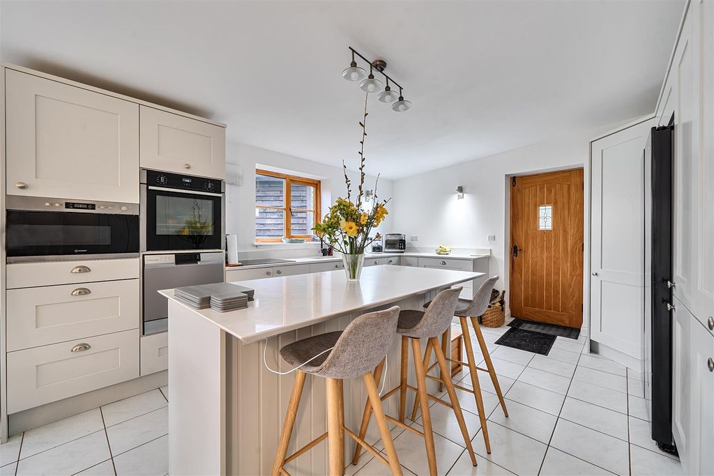 Property photo 2 of 28 Kitchen