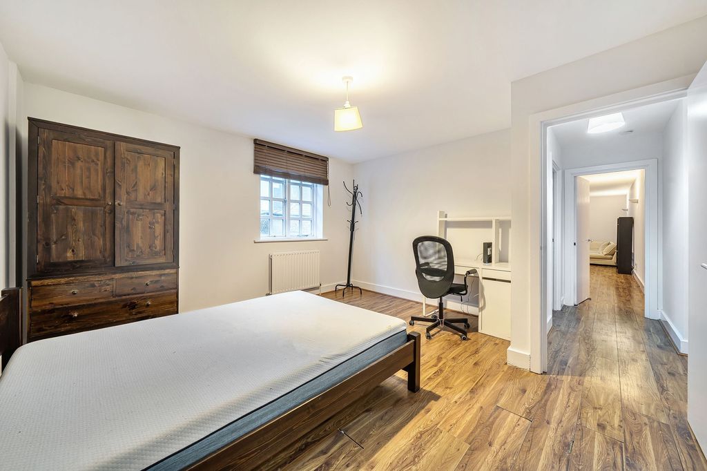 Property photo 3 of 23