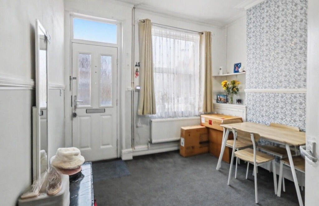Property photo 1 of 3