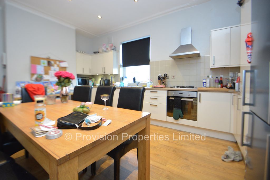 Property photo 2 of 9 Photo