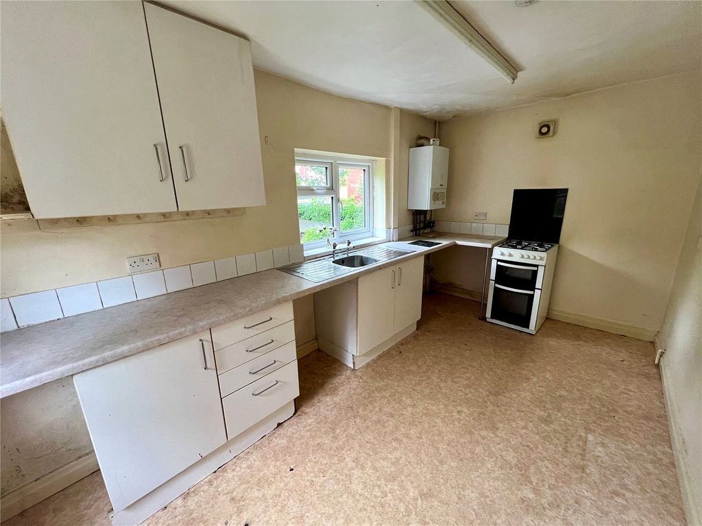 Property photo 2 of 12 Kitchen