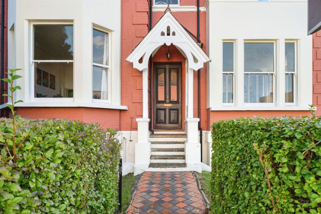 Property photo 3 of 17