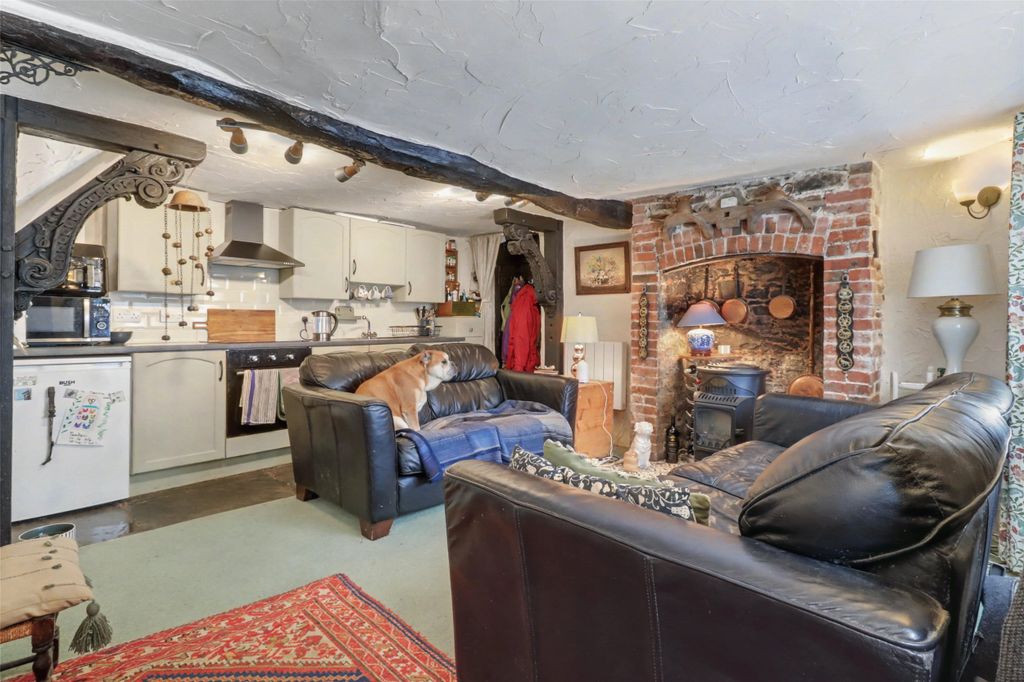 Property photo 2 of 11 2 - Picture No. 04