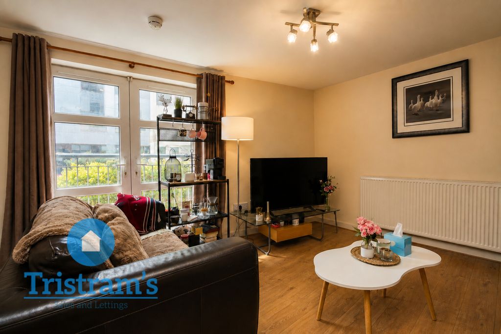 Property photo 2 of 12