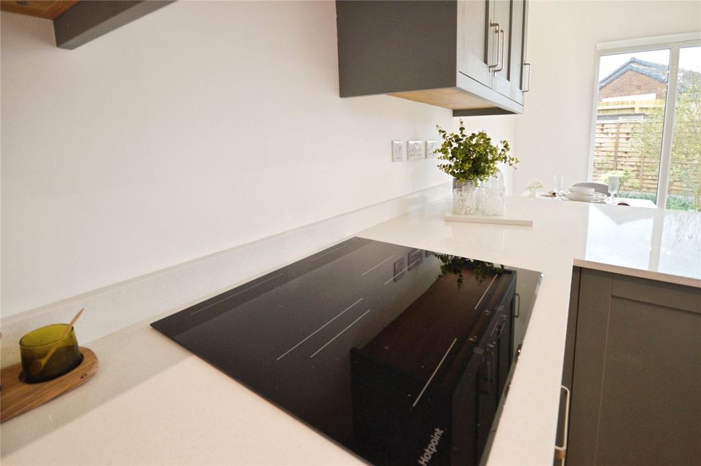 Property photo 3 of 17 Kitchen/Dining Room