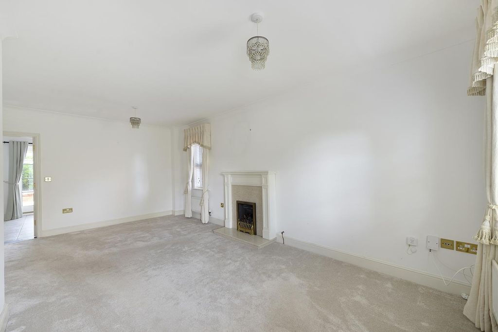 Property photo 2 of 17 19Melrose02.Jpg