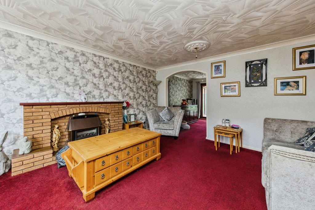 Property photo 3 of 17 Photo