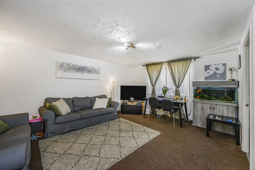 Property photo 3 of 16 15 Blacksmiths Gillards Mews-9.Jpg
