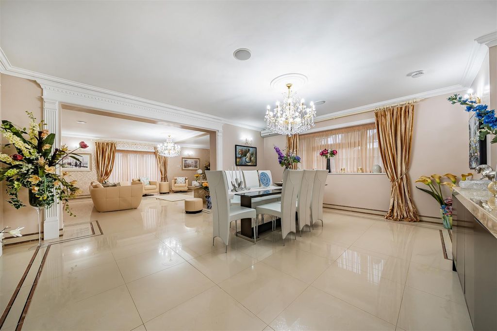 Property photo 2 of 26 Dining Room: