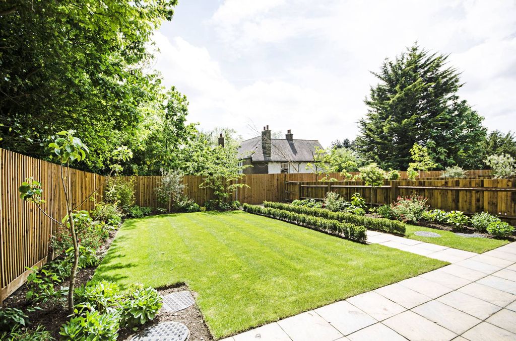 Property photo 3 of 18