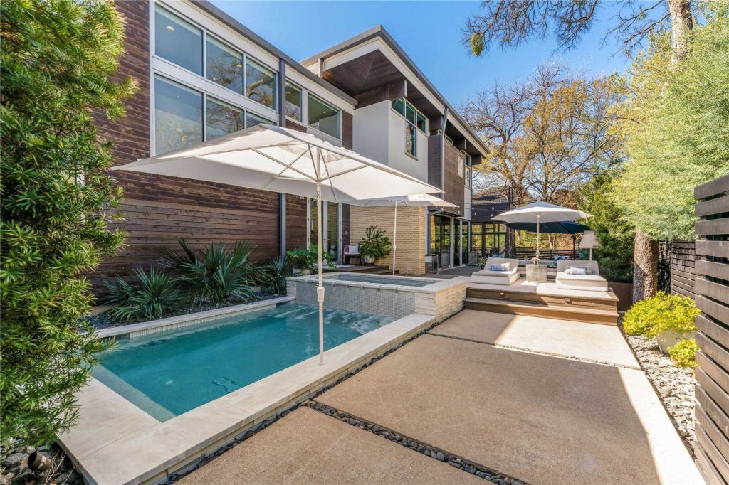 Property photo 1 of 31