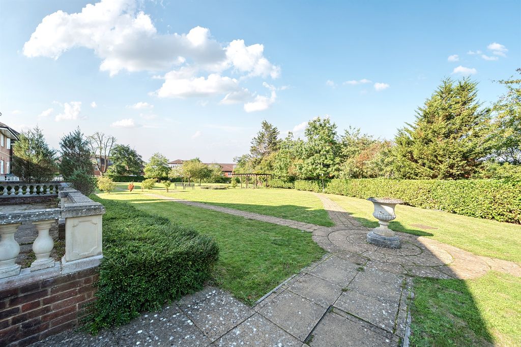 Property photo 3 of 12 Exterior