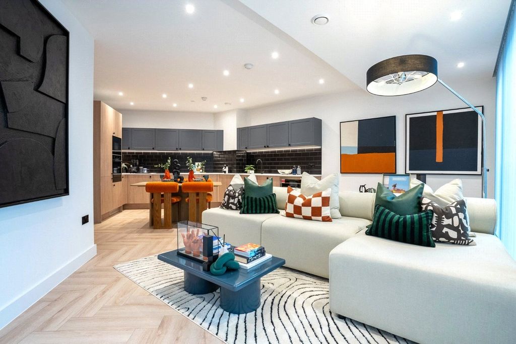 Property photo 1 of 20 Bankside