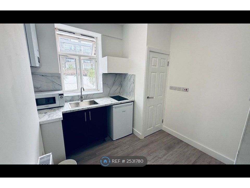 Property photo 3 of 4 Kitchen