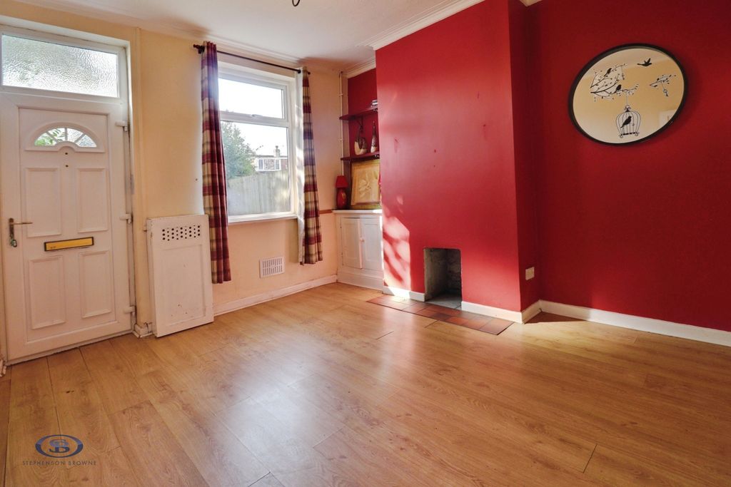 Property photo 2 of 15 Pbox-Img.Jpg