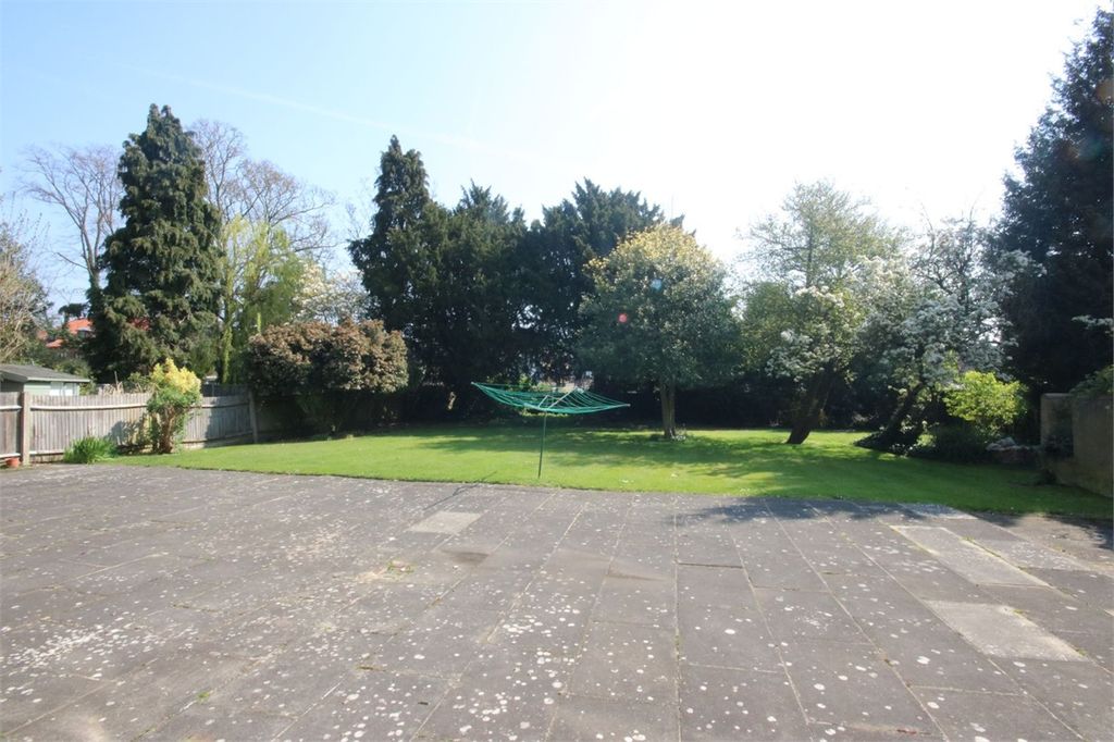 Property photo 3 of 5
