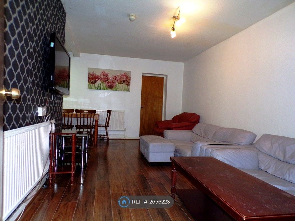 Property photo 2 of 23