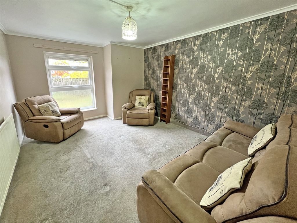 Property photo 3 of 6 Picture No. 04