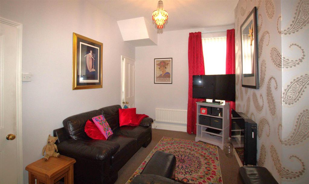 Property photo 2 of 8 Sitting Room