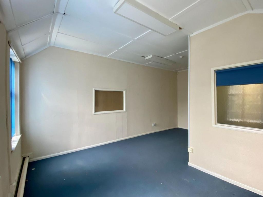 Property photo 3 of 10 Img-1501.Jpg