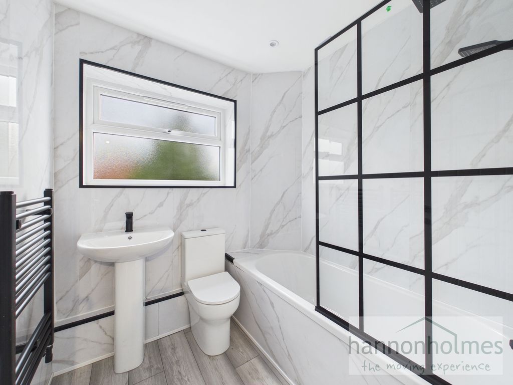 Property photo 2 of 19 Cam05283G0-Pr0147-Still009