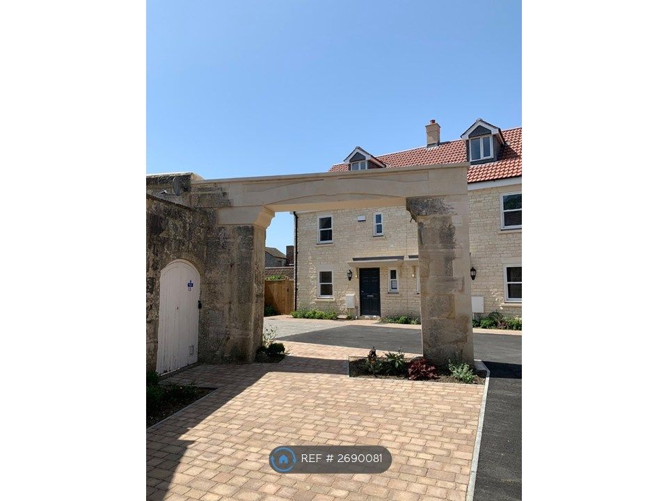 Property photo 2 of 25