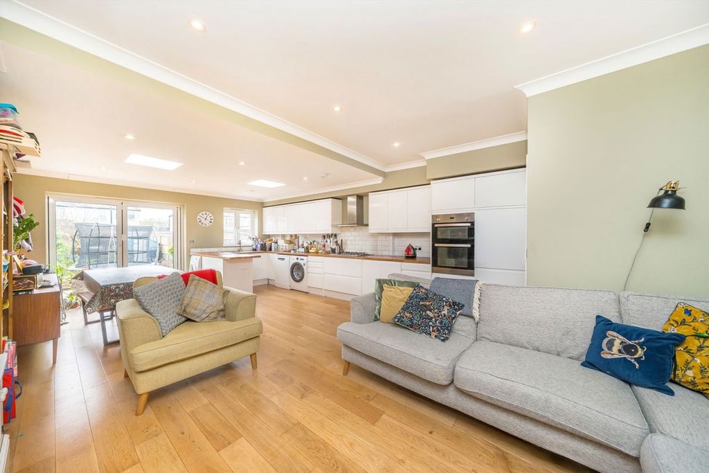 Property photo 2 of 7