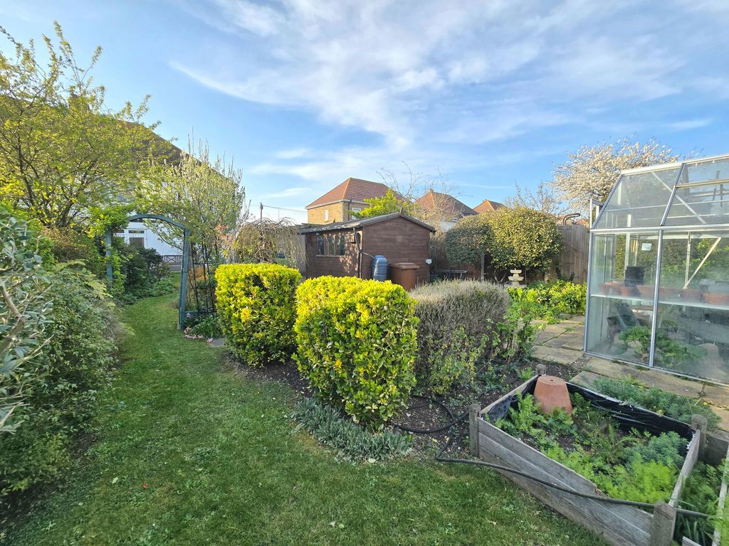 Property photo 2 of 34