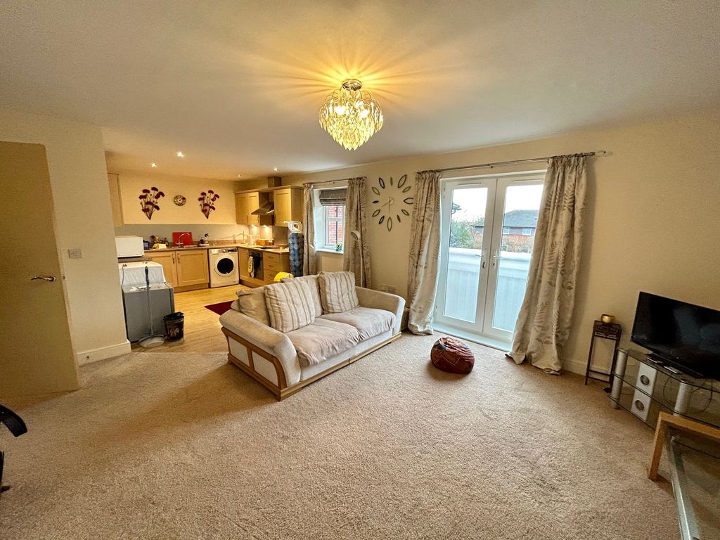 Property photo 3 of 12