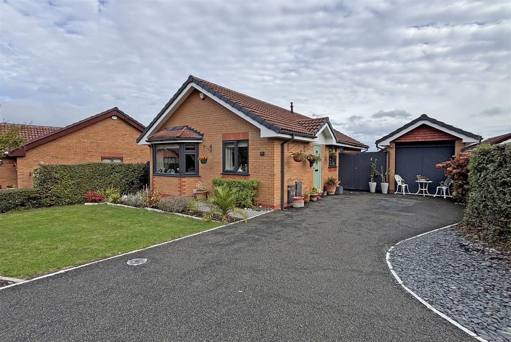 Property photo 1 of 23 Front Aspect