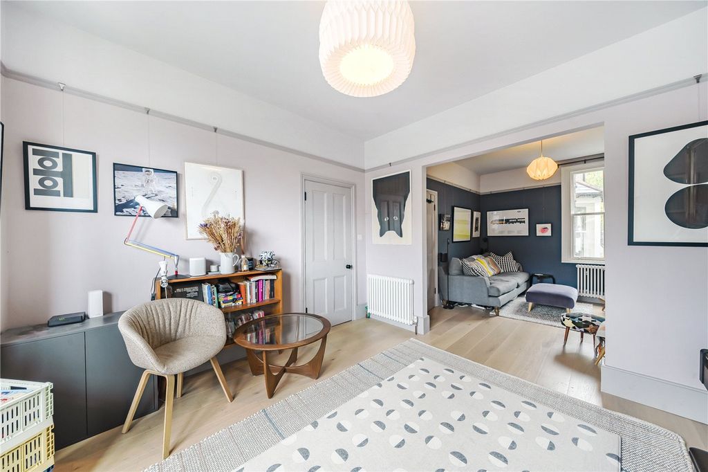 Property photo 2 of 17 Picture No. 24