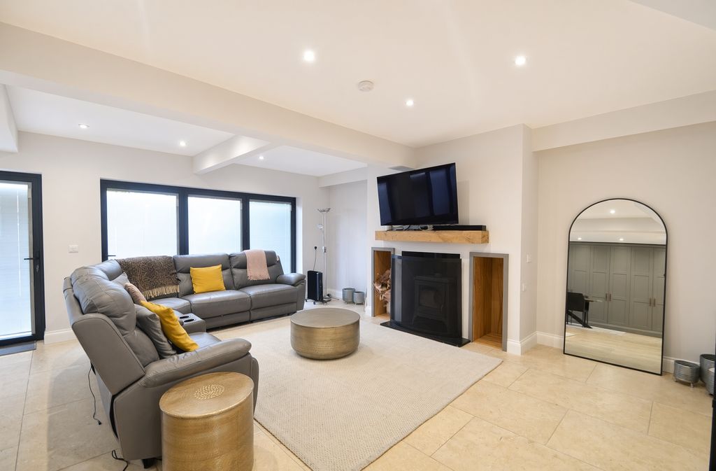 Property photo 1 of 28 A6Awe