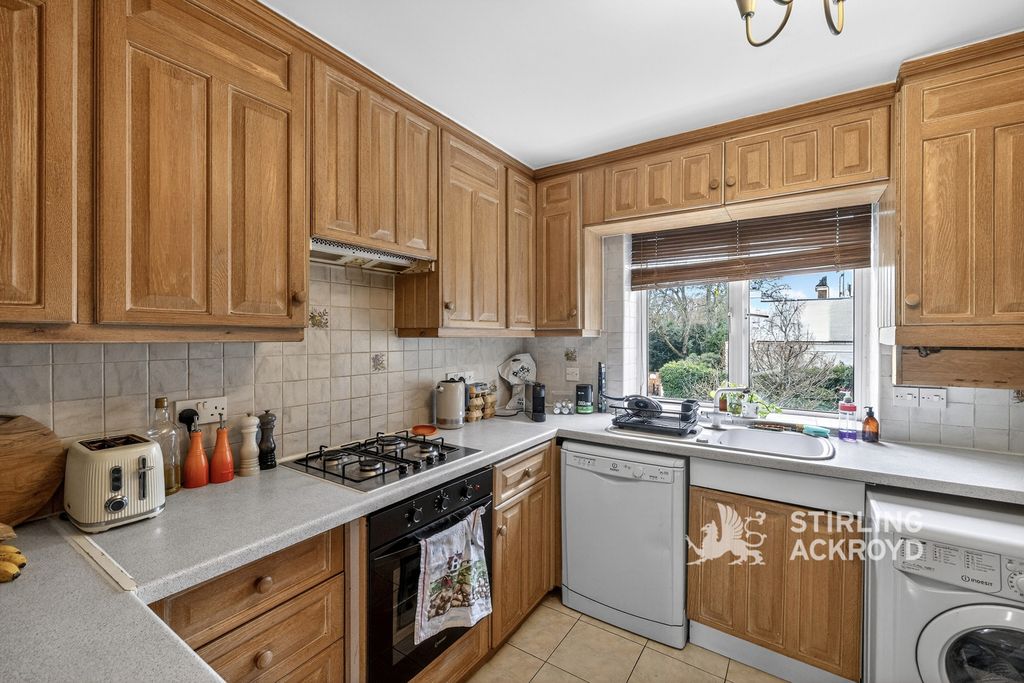 Property photo 3 of 20 Kitchen