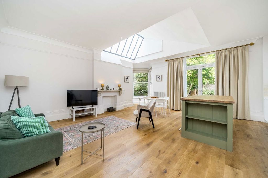 Property photo 2 of 7