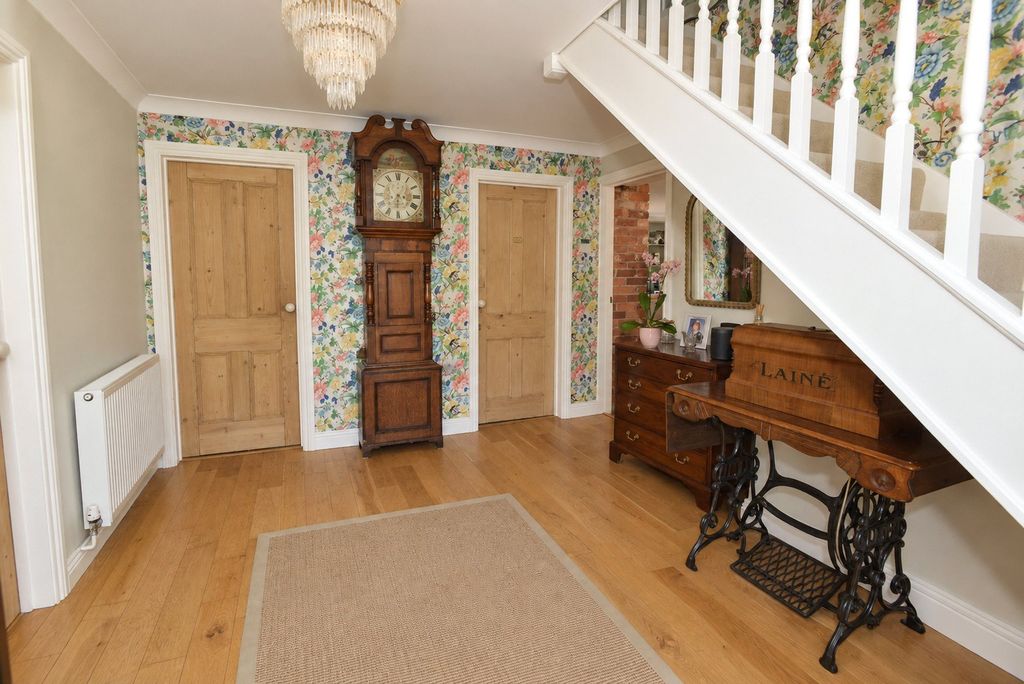 Property photo 3 of 17 Picture No. 28