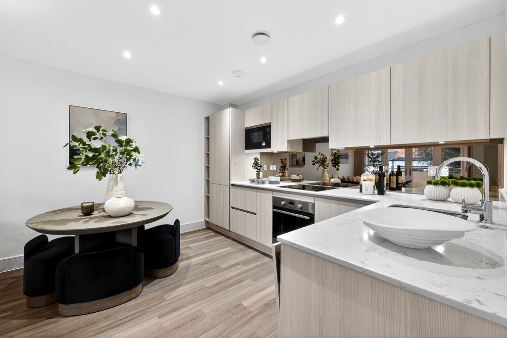 Property photo 2 of 21