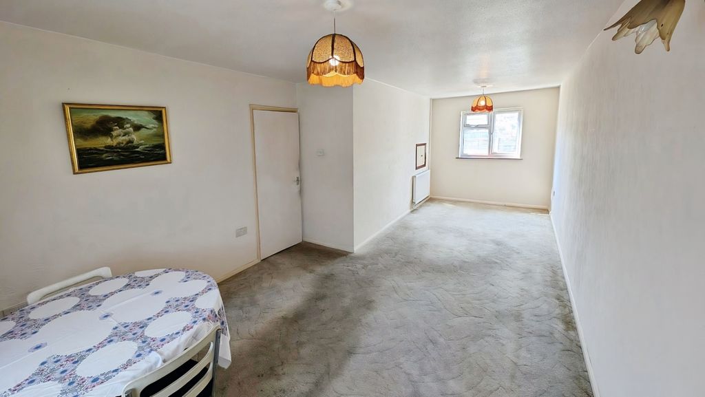 Property photo 2 of 14 Pbox-Img.Jpg
