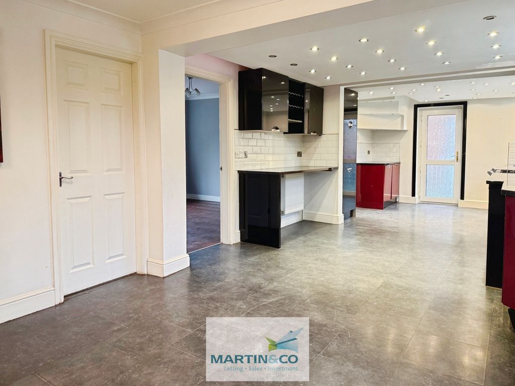 Property photo 3 of 19 291F8965--4Dd7-B828-B57DC2Bdda28-36964-000004Aba80