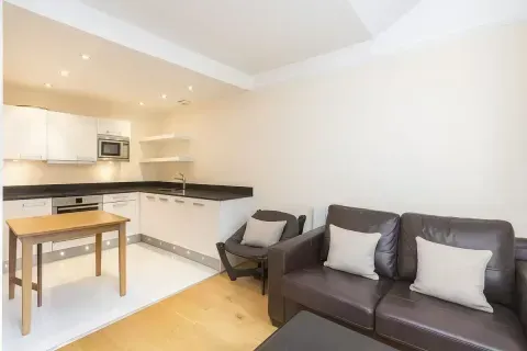 Property photo 2 of 6