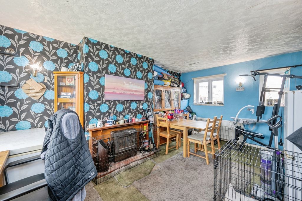 Property photo 3 of 19 Pbox-Img.Jpg