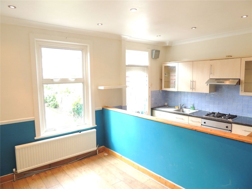 Property photo 2 of 10 Picture No. 04