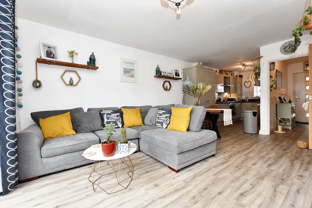 Property photo 3 of 26 Lounge/Diner