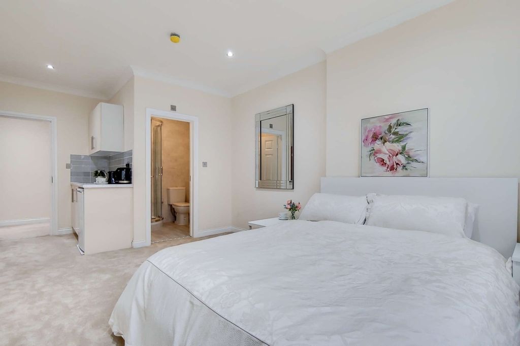 Property photo 1 of 3