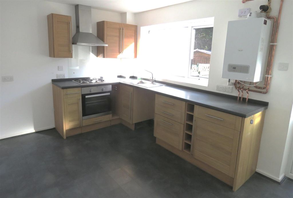 Property photo 3 of 10 Kitchen Breakfast Room