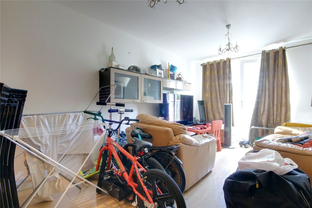 Property photo 3 of 18 Picture No. 08