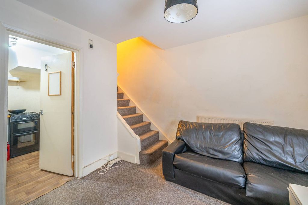 Property photo 3 of 4