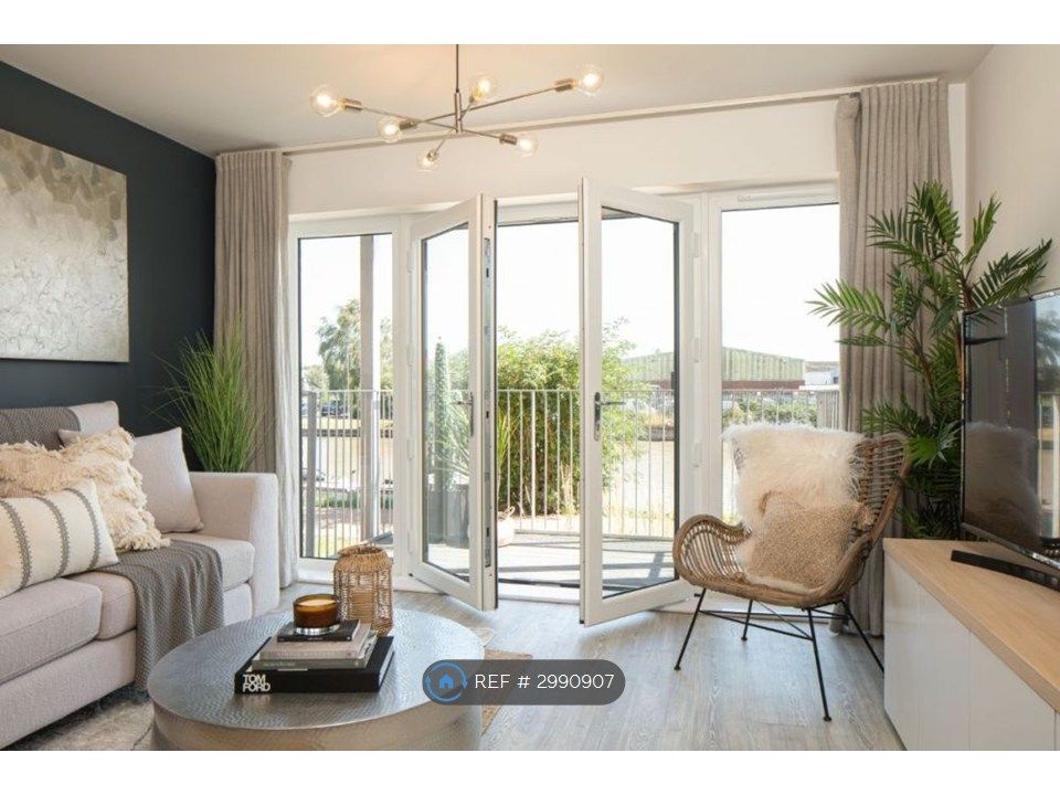 Property photo 1 of 12 Lounge Area