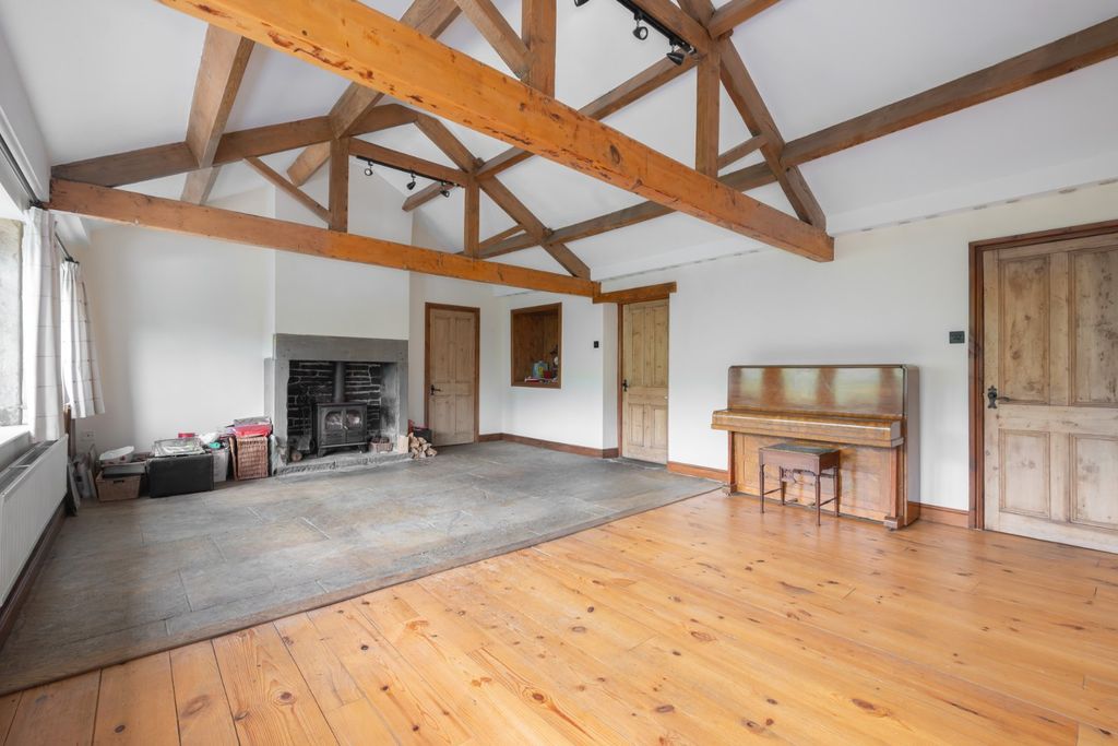 Property photo 3 of 16 Living / Dining