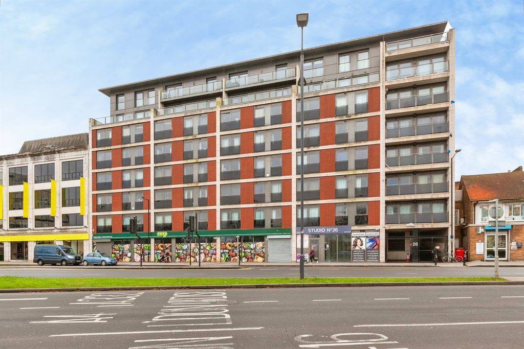 Property photo 2 of 9