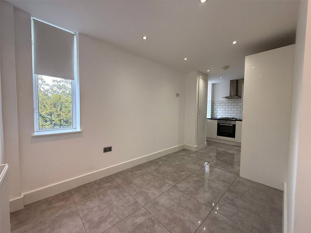 Property photo 3 of 9 Picture No. 02
